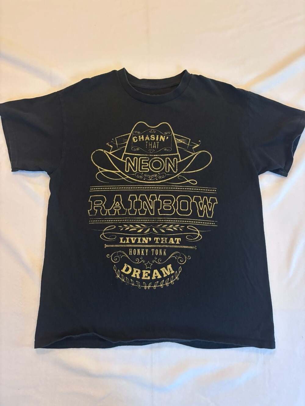 Alan Jackson Chasin That Neon Rainbow Graphic T-Shirt Men's Large Black